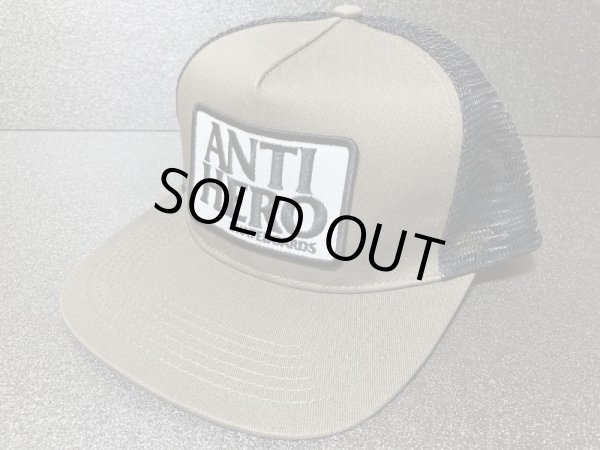画像1: ANTI HERO -RESERVE PATCH- メッシュキャップ color:[sand gray/black]